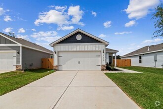 Building Photo - 16422 Blossom Grv Dr
