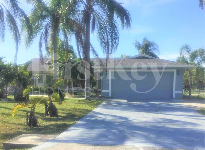 Foto principal - 1744 SE Berkshire Blvd