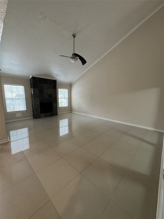 Building Photo - 11322 Briar Forest Dr