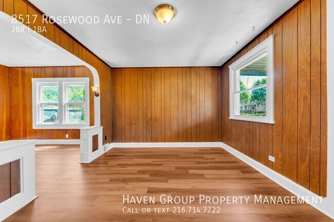 Foto del edificio - 8517 Rosewood Ave