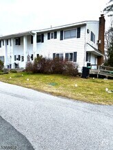 416 Lake Shore N