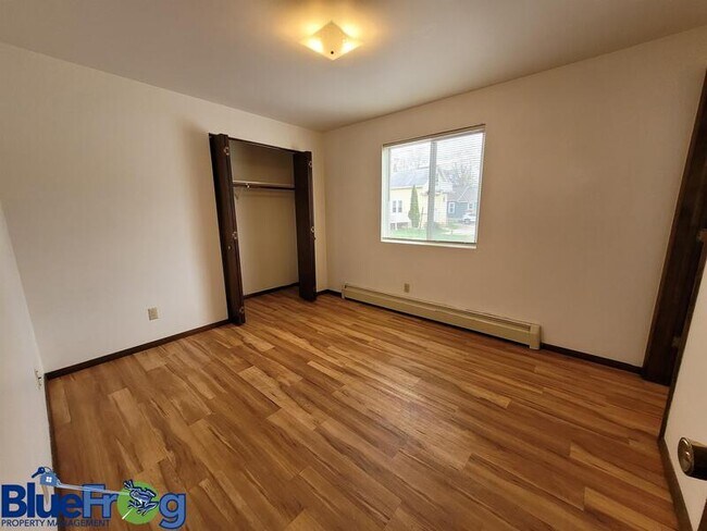 Foto del edificio - 1142 E Walnut St