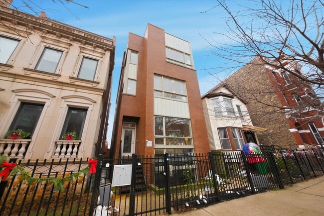 Photo - 1523 W Huron St Apartment