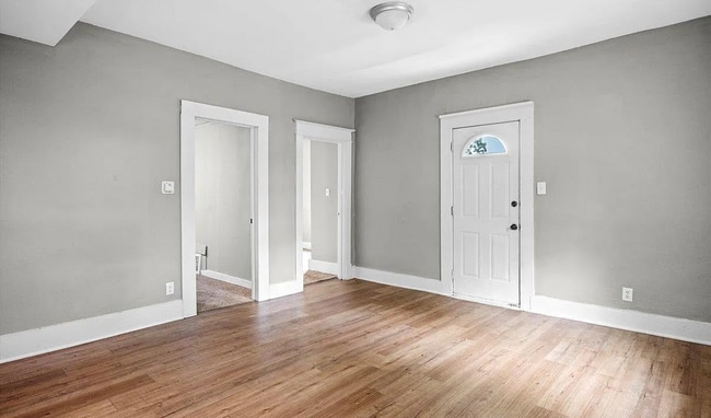 Building Photo - Modern 3 Bed 1 Bath - Section 8 Friendly