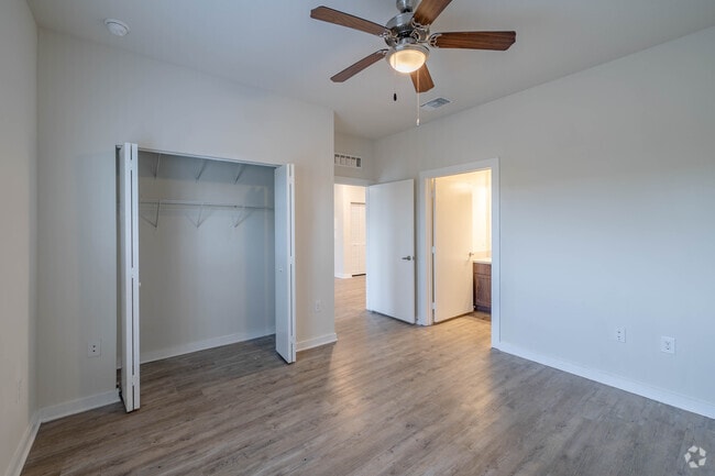 2BR, 2BA - 1,058SF - Primary Bedroom - Ambar Key