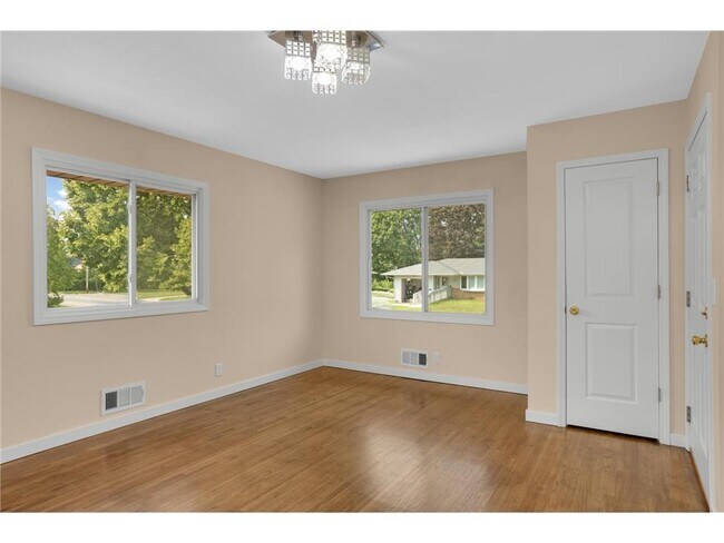 Foto del edificio - 4949 Jackson St NE