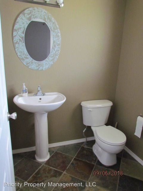 Building Photo - 4 br, 2.5 bath House - 3210 Lonigan Cir