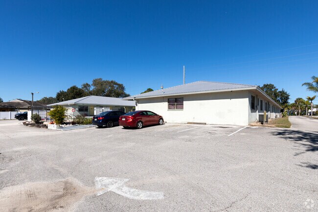 Building Photo - Royal Spanish Villas