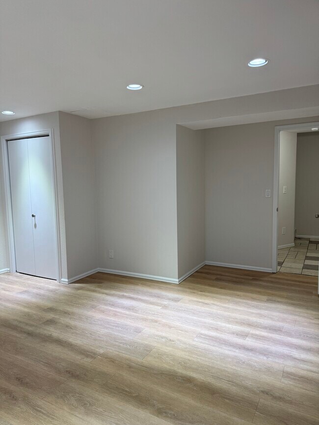 Foto del edificio - 841 Crisman Dr