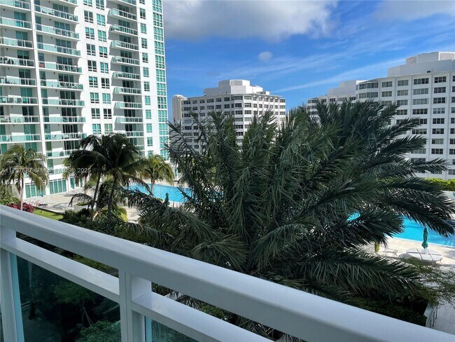 Building Photo - 951 Brickell Ave