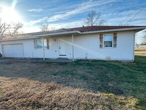 Building Photo - 1976/1978-1978 W Grapevine Dr