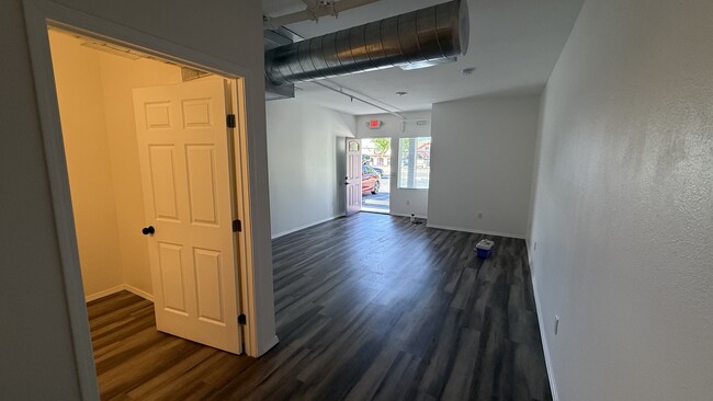 Foto del edificio - 1020 Lomas Blvd NW