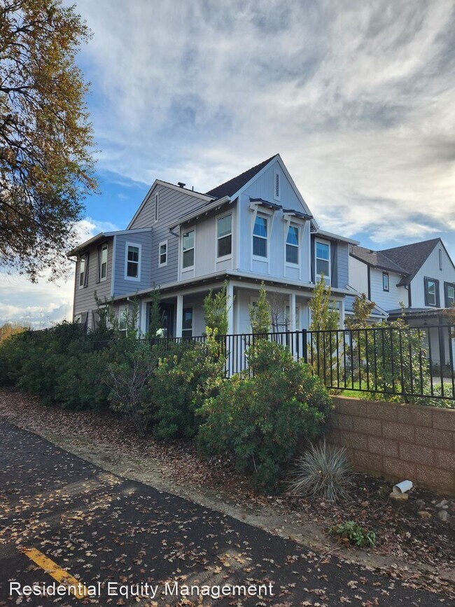 Foto del edificio - 4 br, 3 bath House - 724 Silo Street