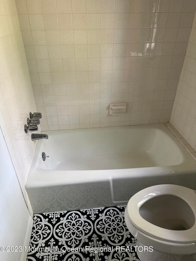 Foto del edificio - 573 Monmouth Pl