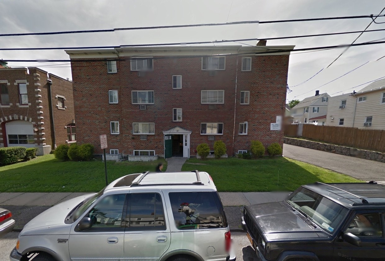 Primary Photo - 149 Drake Ave