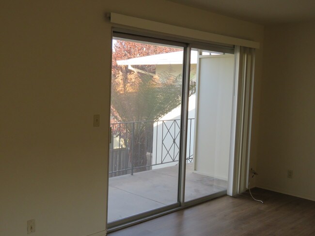 Building Photo - 420 Studio Cir