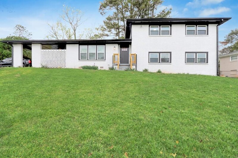 Primary Photo - 2932 Valley Ridge Dr