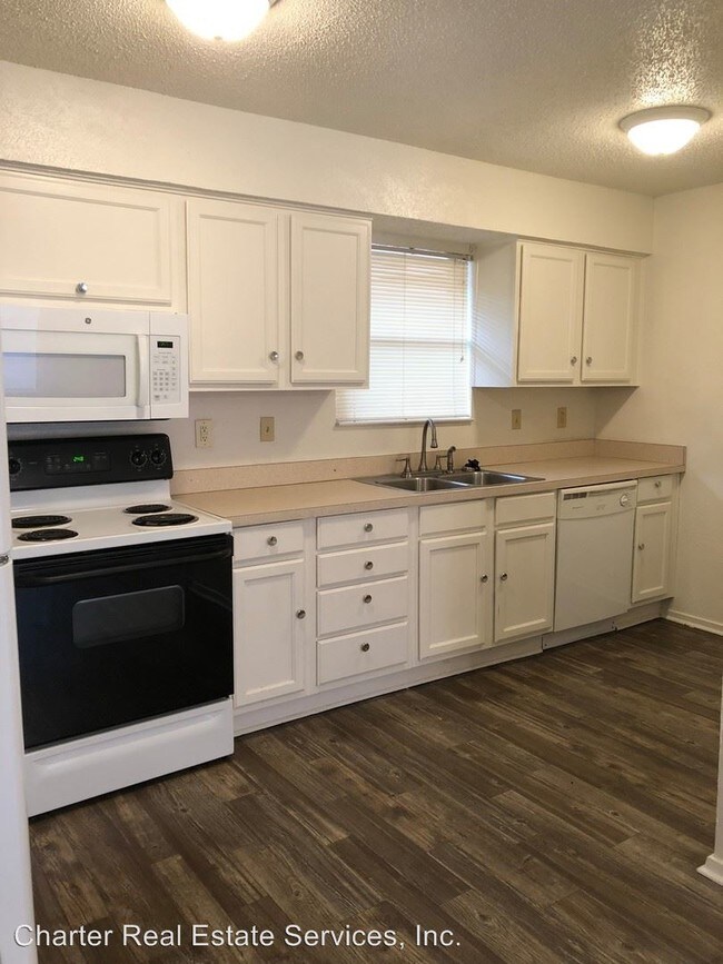 Foto del edificio - 1810 Azalea Dr