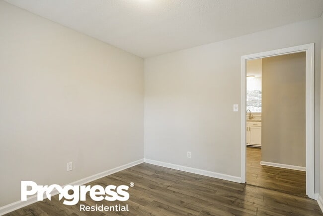 Building Photo - 100 Princess Cres