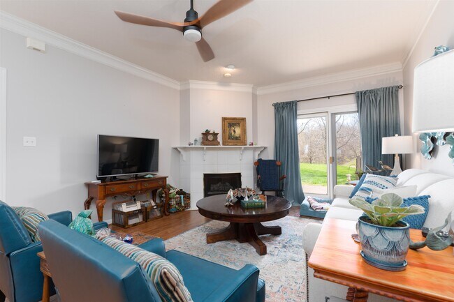 Foto del edificio - 6554 Waterford Pl