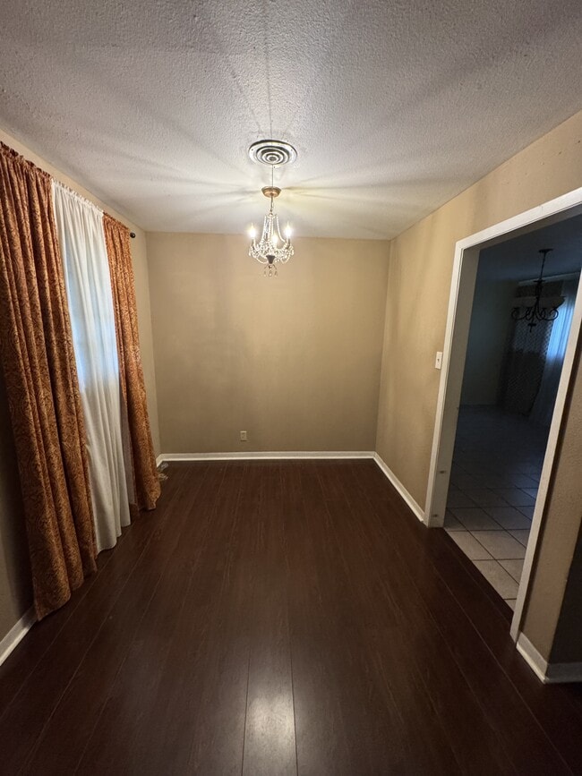 Building Photo - 3608 Edgemont Dr