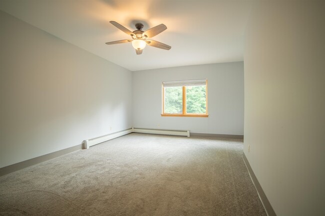 Building Photo - 70 Arbor Hill Cmns