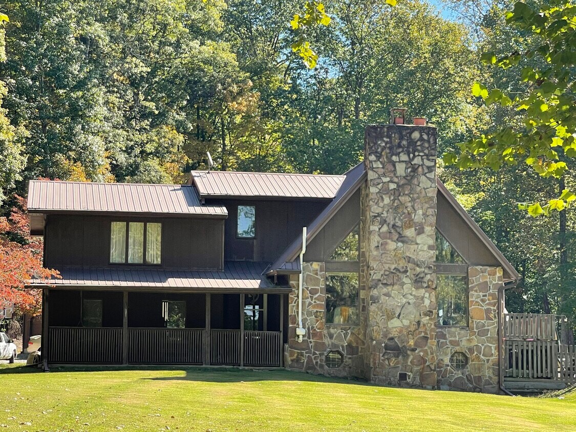 4072 State Road 58 E, Heltonville, IN 47436 House Rental in