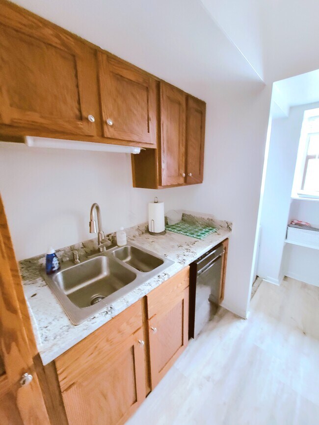 507 Sunridge Dr Unit T, Blacksburg, VA 24060 Condo for Rent in