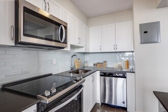 Building Photo - 3575 BATHURST ST