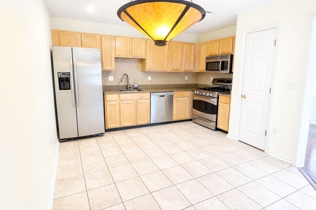 Building Photo - 30-G Ironstone