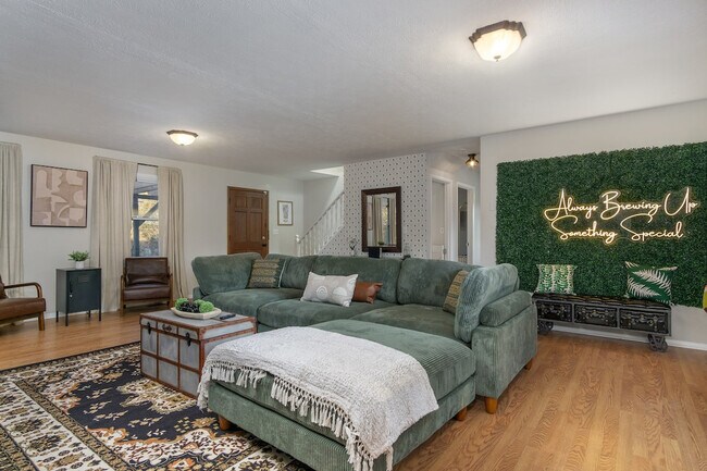 Building Photo - 120 Whitney Dr