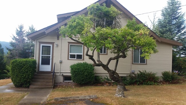 Building Photo - Exquisite 3 Bed, 1.75 Bath Home in Old Fai...
