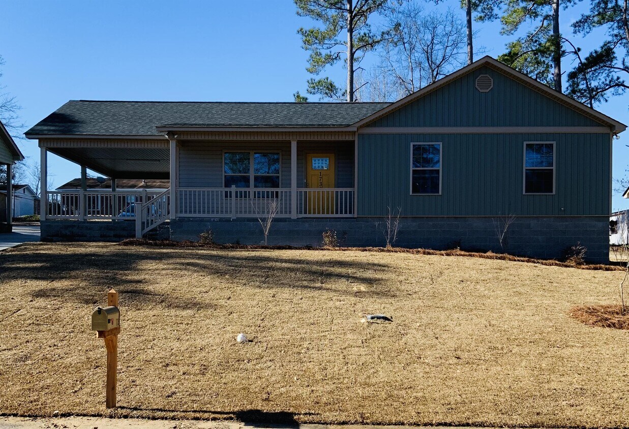 Primary Photo - 1735 Fairfax Dr