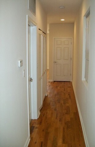 Building Photo - 1342 E 73rd St