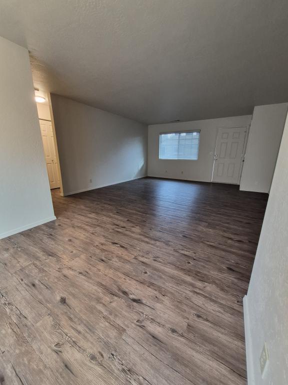 Foto del edificio - 1312 Dowell Rd