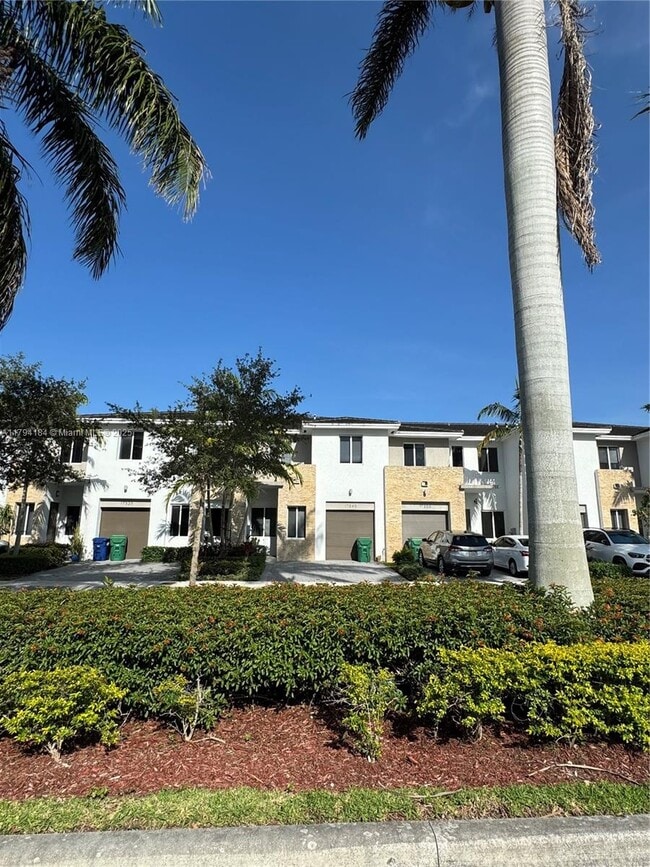 Building Photo - 17545 SW 150th Ct