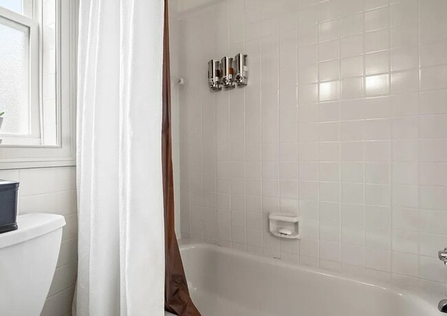 Foto del edificio - 842 Towercrest Dr