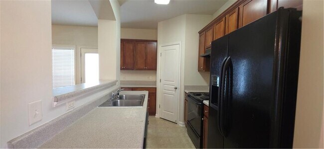 Foto del edificio - 2200 Oakland Grove Pl