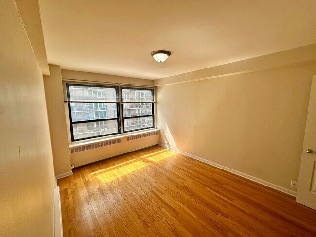 Building Photo - 4180.5 N Marine Dr