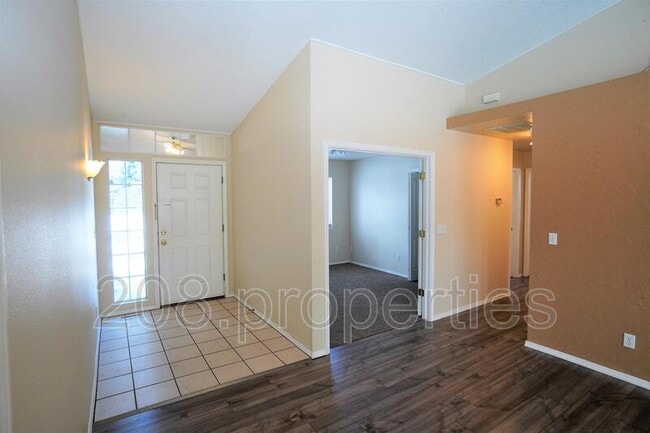 Building Photo - 452 S Jolinda Ave