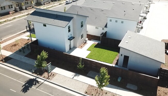 Foto del edificio - Stunning 3 bed home in Meriam Park for rent, available May 8th!