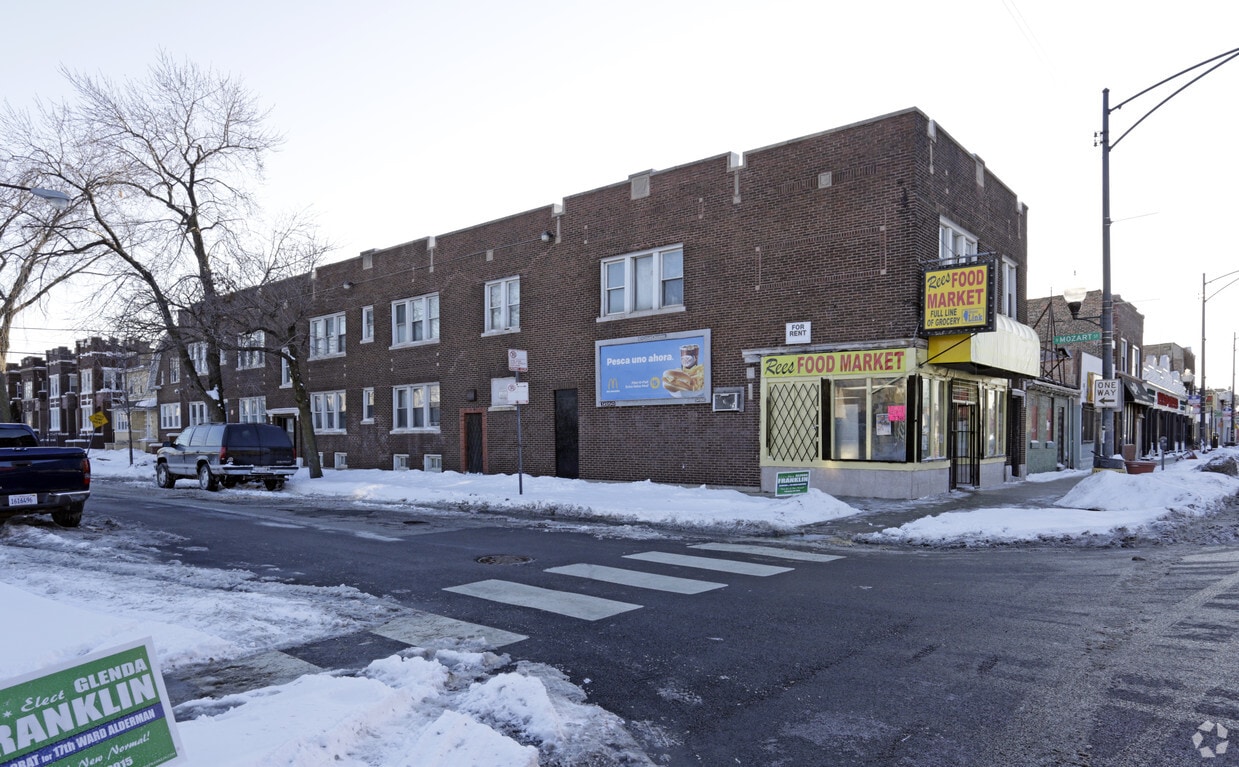Building Photo - 2801 W 63rd St
