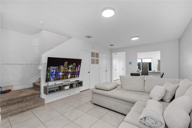 Foto del edificio - 496 NE 4th Ln
