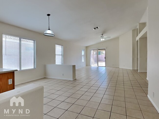 Foto del edificio - 16000 N 86th Ln