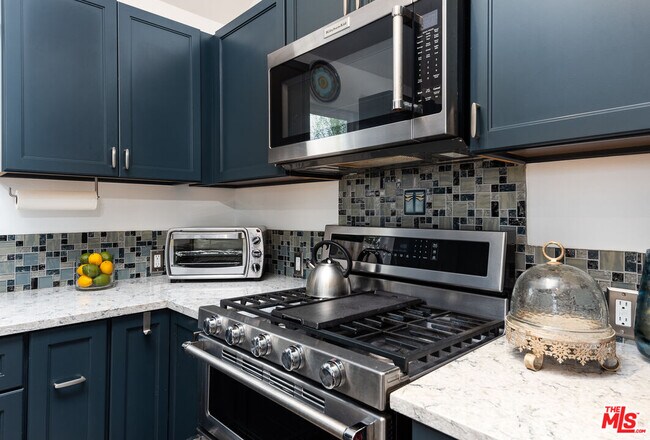 Foto del edificio - 8308 Flight Ave