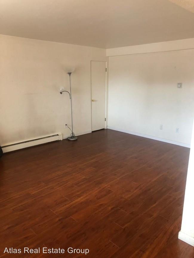 Building Photo - 9945 W 59th Pl
