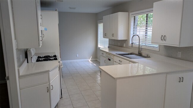 Foto del edificio - 5303 Evergreen St
