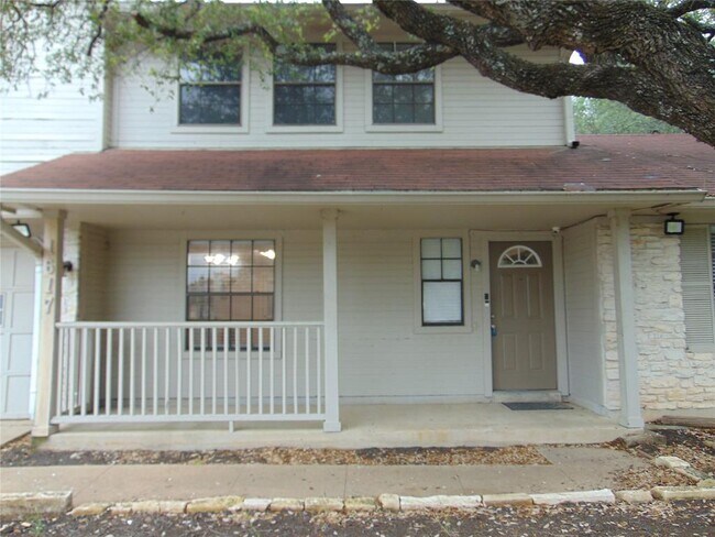Foto del edificio - 1617 Gracy Farms Ln