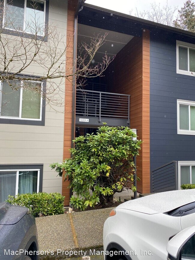 Foto del edificio - 2 br, 1 bath House - 12119 NE Bel-Red Rd #...