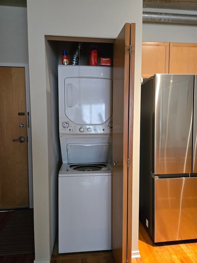 Photo - 1430 S Michigan Ave Apartment